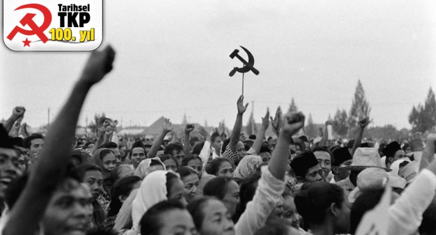 Endonezya Komünist Partisi’nin (PKI) 1955 parlamento seçimleri için düzenlediği bir mitinginden.