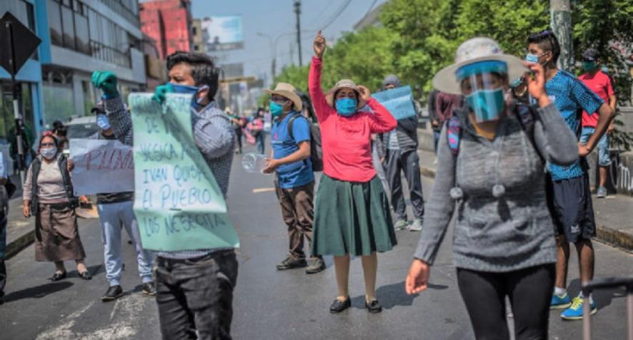 Arequipa'da öğrencilerin ve velilerinin protestosundan