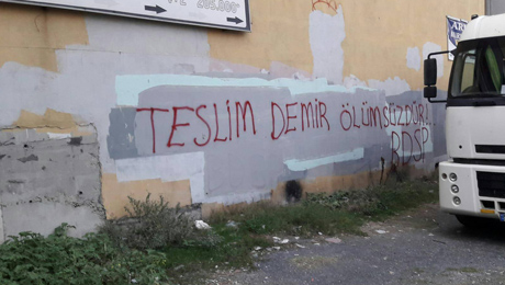 Esenyurt’ta Teslim Demir için yazılama